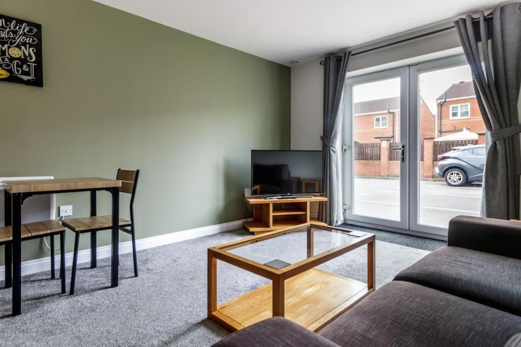 2 Bedroom Flat, Glasshoughton Castleford